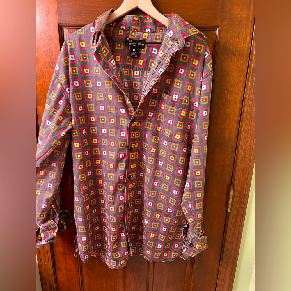 💜 FIVE ELEMENTZ Button down casual long sleeve shirt. Gently worn, Sz XL.